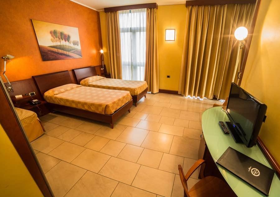 Albergo Ristorante San Marco Карманьола Екстериор снимка