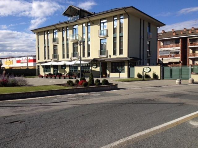 Albergo Ristorante San Marco Карманьола Екстериор снимка