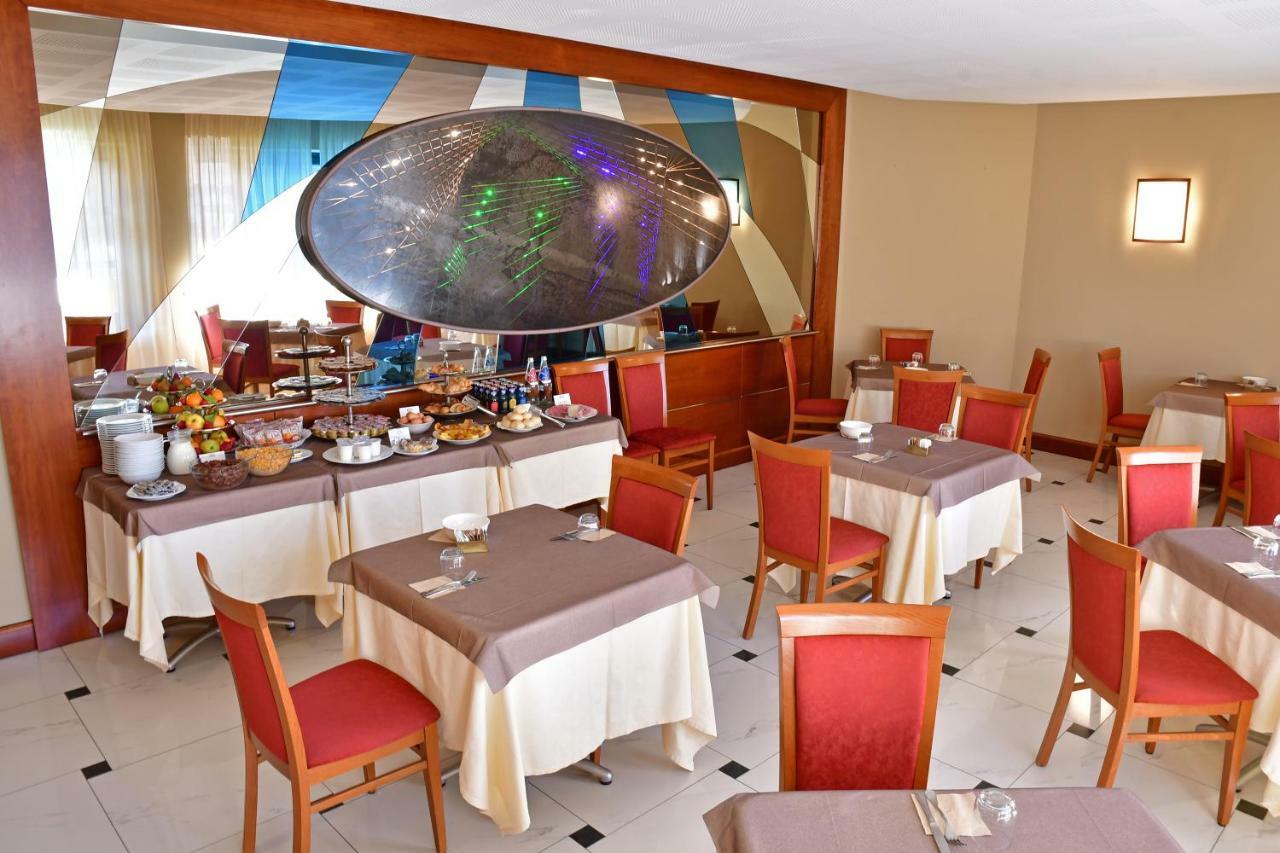 Albergo Ristorante San Marco Карманьола Екстериор снимка