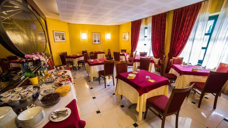Albergo Ristorante San Marco Карманьола Ресторант снимка