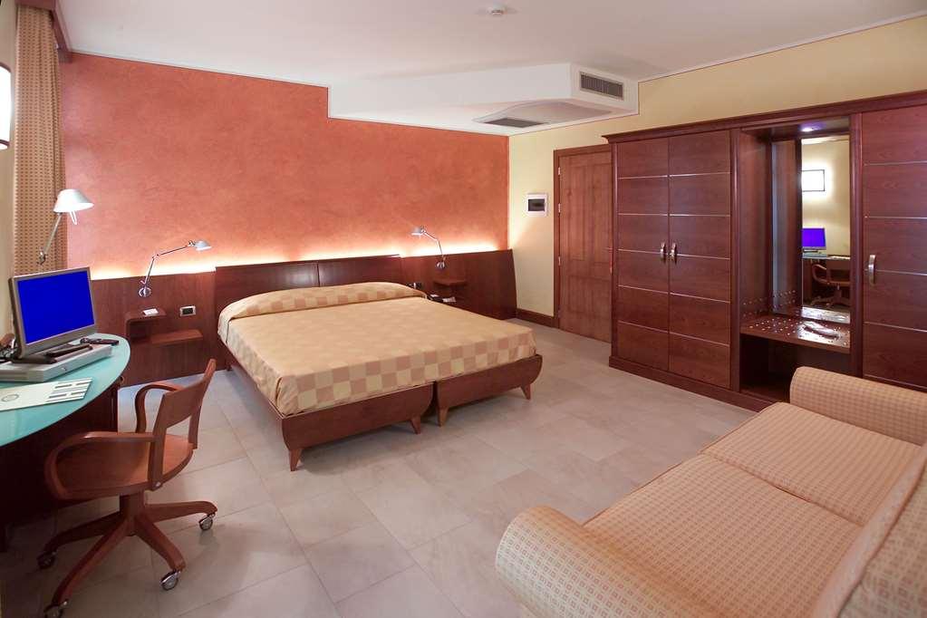 Albergo Ristorante San Marco Карманьола Стая снимка